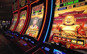 Pengguna Indonesia memilih dan memainkan slot online di lol4d dari ponsel